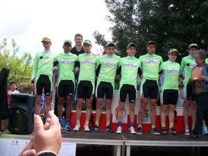  Escuadra del Bathco junior en el podium de Mazcuerras