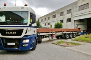 Critican las difíciles maniobras a las que están obligados los grandes camiones