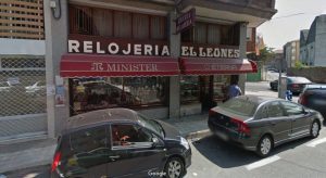 La joyería El Leonés se encuentra situada en la calle La Paz.