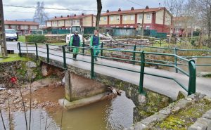 Sustituirán a las viejas pasarelas sobre el río Mortera en Barros y Coo