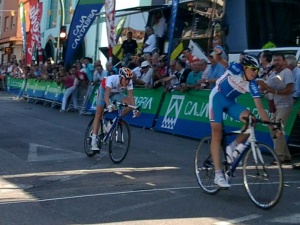 Zateshilov gana la última etapa y Ryabkin conquista la Vuelta al Besaya.