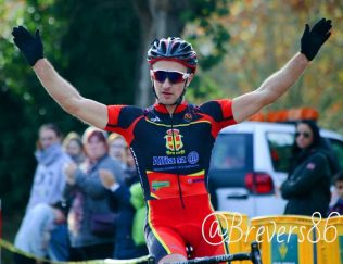 Alejandro Iglesias se lleva el Campeonato de Cantabria de ciclocross