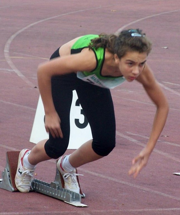Lara Gómez voló 100 metros en la Albericia.