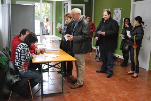Berrio haciendo fila para votar