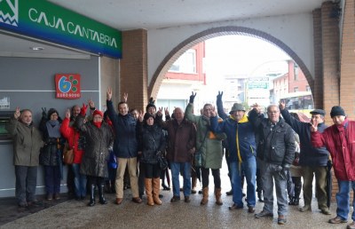 Los afectados por las preferentes en Buelna e Iguña cesan en sus protestas