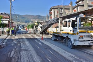 Trabajos previos al asfaltado de la calle Torres Quevedo
