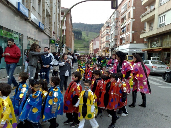 Las fotos del carnaval del Colegio Pereda ya disponibles. 