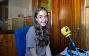 Lara en los estudios de Radio Valle de Buelna