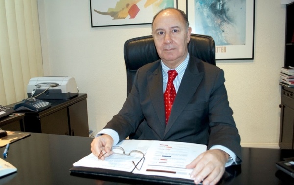 Bathco y Ayuntamiento acuerdan trabajar con los Servicios Sociales