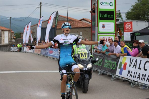  Rodríguez entrando triunfante en Bostronizo