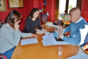 Molleda, Eva Vega y Lorena Cueto, concejal de Hacienda