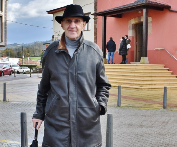 Gonzalez Linares en la plaza de Rivero