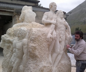 Salvador G. Ceballos trabajando en su obra para Langre