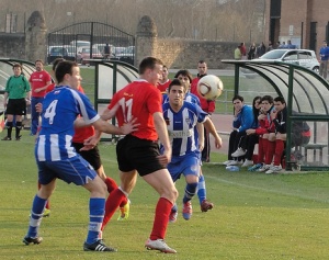 El Buelna cae ante el Laredo