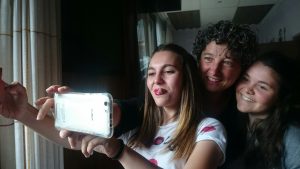 Angélica y Sara, Las Cosiucas, presentaron su nuevo disco