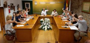 Votación en el primer pleno de la legislatura en Cartes