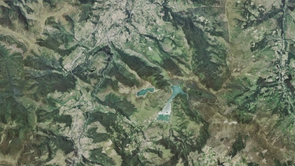 Vista aérea de los embalses y de Bárcena de Pie de Concha