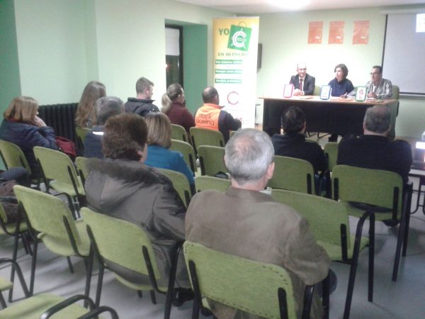Cayón, González y Victorino presiden la mesa.