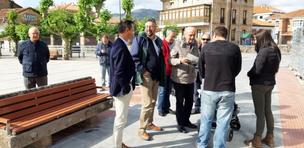 Mazón y Argumosa repartiendo el programa del PRC