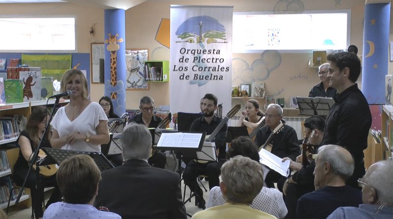 Concierto y poesía en la biblioteca municipal Guillermo Arce
