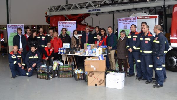 El acto se convirtió en un homenaje a su trabajo en los incendios forestales de la semana pasada