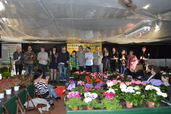 Algunos participantes y colaboradores del Poetry Slam.