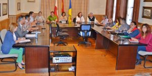 El gobierno modifica los presupuestos para suprimir la partida destinada a reformar las antiguas escuelas y levantar el edificio