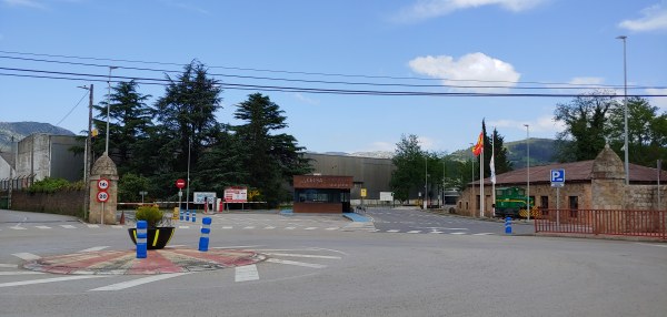Entrada a las instalaciones de Trefilerías Quijano, Grupo Celsa.