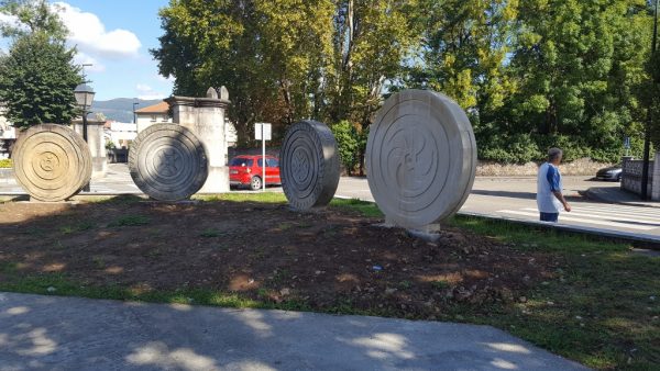 Monumento a las Estelas al completo