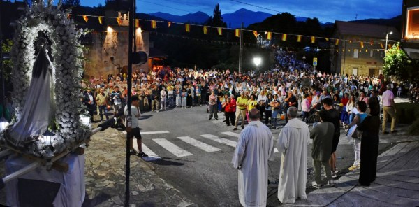 Miles de personas participaron en los actos religiosos