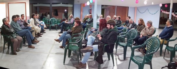 La alcaldesa reconoce &quot;errores&quot; pero destaca la importancia de la cita, mientras el PP habla de &quot;simulacro&quot; e IU de &quot;representación teatral&quot;