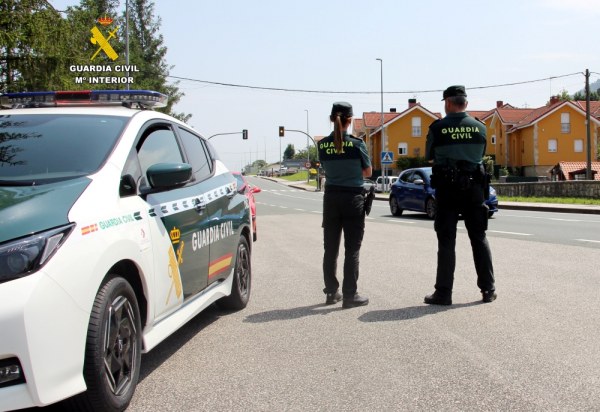 Fotografía de archivo de patrulla de seguridad ciudadana