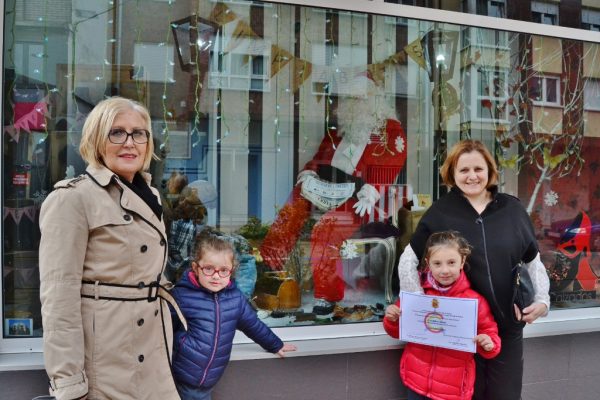 Escaparate ganador, con María Ángeles Cueto y Mercedes San Juan