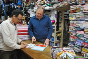 El comercio de Los Corrales de Buelna prepara su pasaporte para salir de la crisis