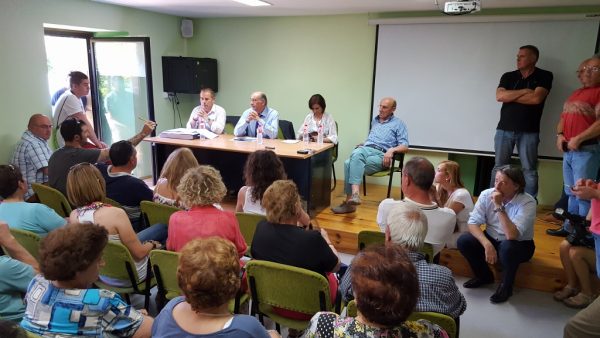 Mazón en la reunión de este lunes junto a los alcaldes del valle