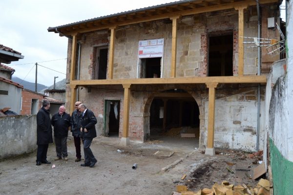 Mazón visitó el municipio con motivo de la finalización de una primera fase financiada por su departamento
