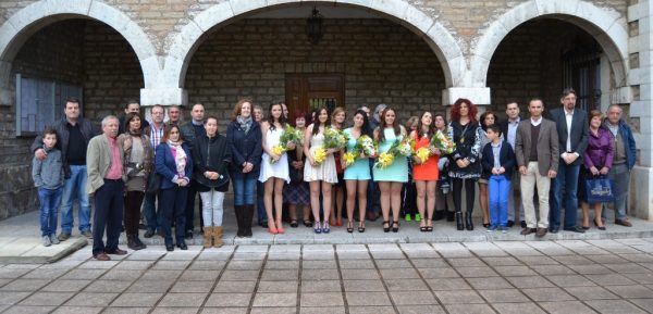 Presentacion de las damas a la Corporación saliente