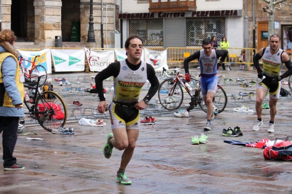El Club Triatlón Buelna &quot;lo ganó todo&quot; en Reinosa.