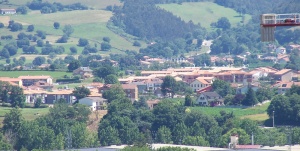 Reunión del alcalde de San Felices y la consejera de Ganadería