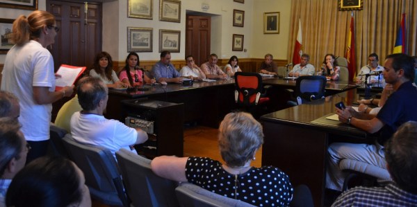 Paz Quintana agradeciendo el apoyo de la Corporación