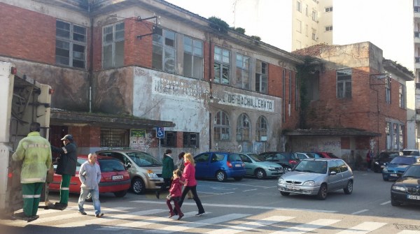 Edificio de las antiguas escuelas de la Plaza.