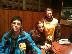 Lara Gómez en el centro de la imagen