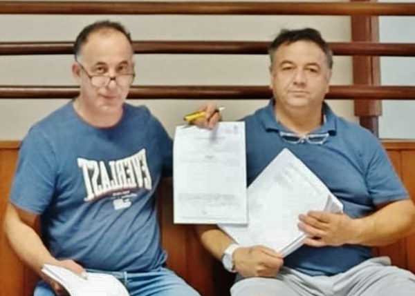 Ángel Puente y Alfonso Ibáñez, miembros de la plataforma SOS Biometano Iguña
