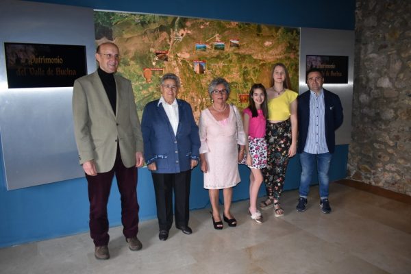 González Linares y Pelayo Moral junto a la pregonera y reinas de las fiestas