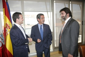 Revilla se compromete con la carretera entre Silió y Helguera