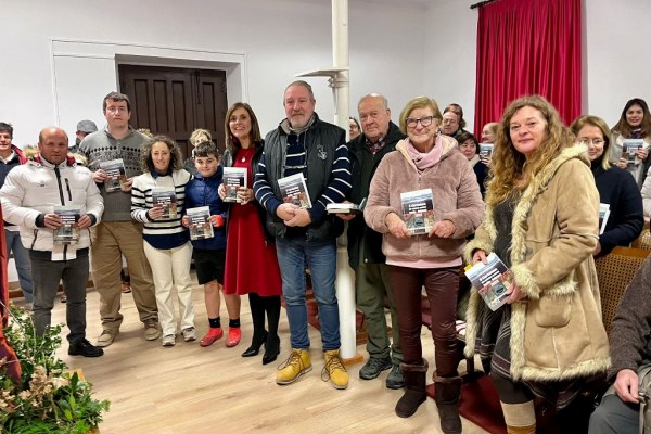 Presentación del libro del Movimiento Cultural Iguña en Bárcena