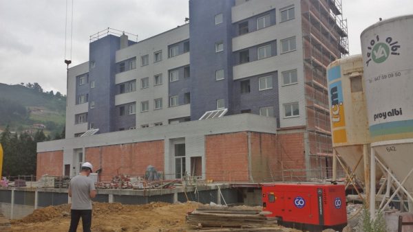 El final de las obras de la plaza y La Lo mejorarán el centro de la localidad