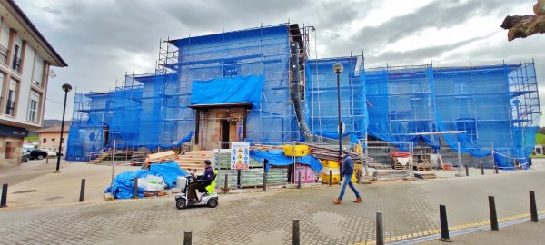 Obras en la Casa Consistorial de San Felices, que acoge el consultorio médico en una de sus alas