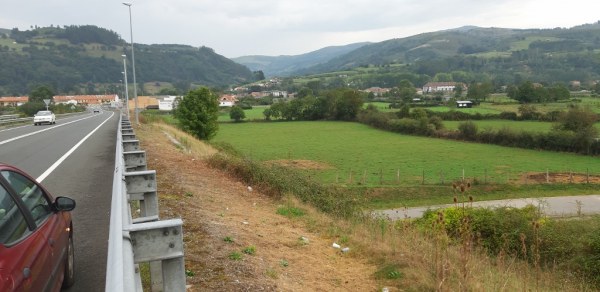 Acceso a Arenas de Iguña desde la A-67