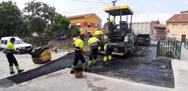 Asfaltado de la nueva plataforma de San Andrés